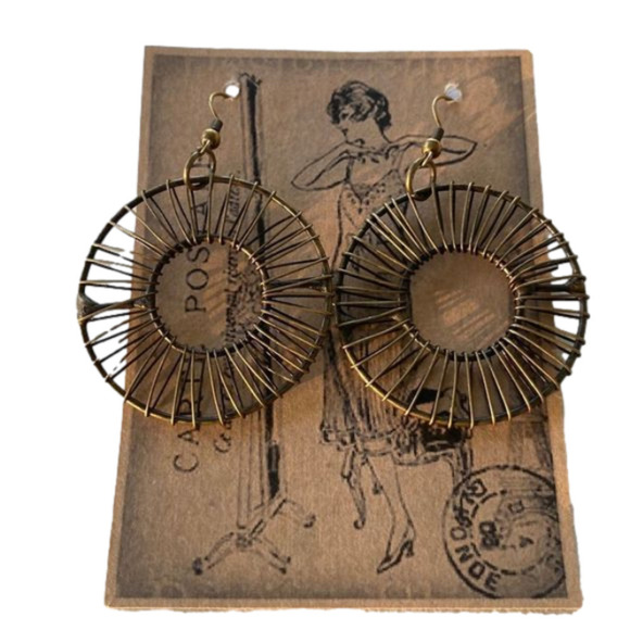 Hand crafted earrings. Circular with Industrial feel. Brass colored metal OS - Picture 1 of 3